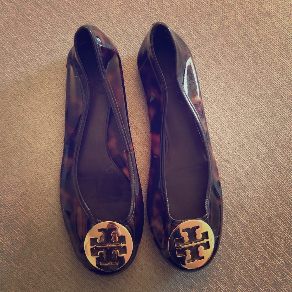 Tory Burch women’s flat jelly in leopard print